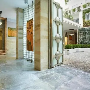 Palazzo Beltrade By Halldis Apartment Milan