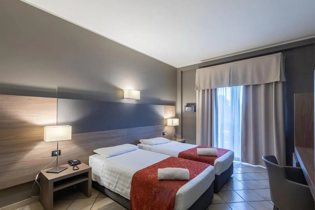 Hotel Sunflower Milan 4*,  Italy